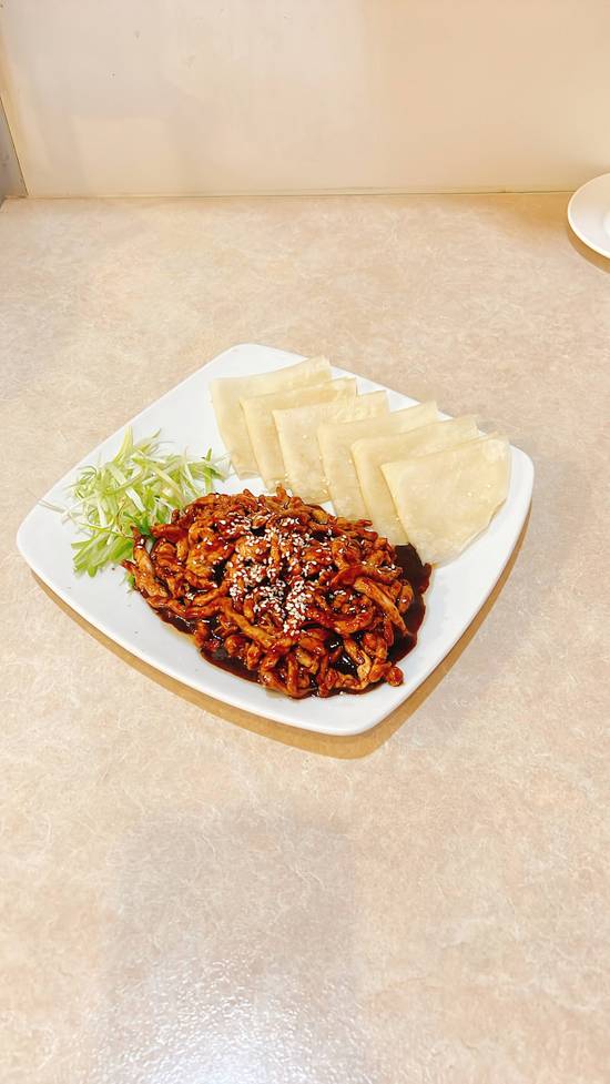 30. Beijing Sauce Pork with Lotus Leaf Cake 京酱肉丝含饼